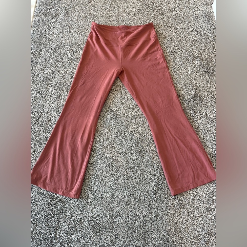 Lululemon Super High Rise Groove Pant Size 16- Briar Rose
